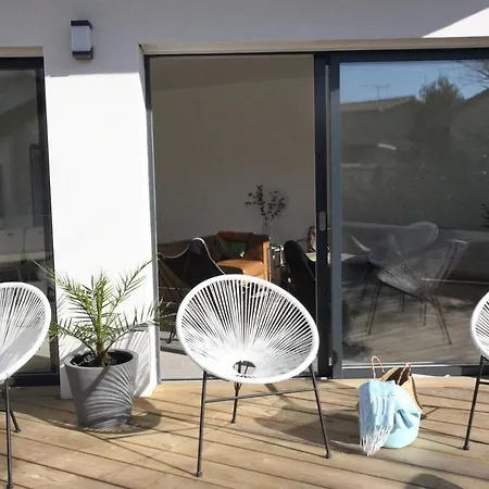Entire In Vaux-sur-mer! Holiday home